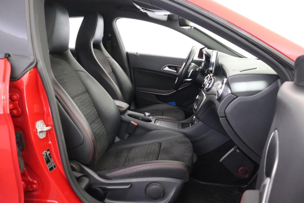 MERCEDES-BENZ CLA 2017