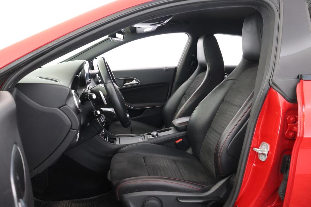 MERCEDES-BENZ CLA 2017