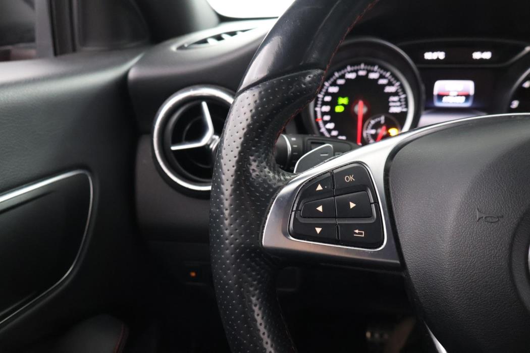 MERCEDES-BENZ CLA 2017