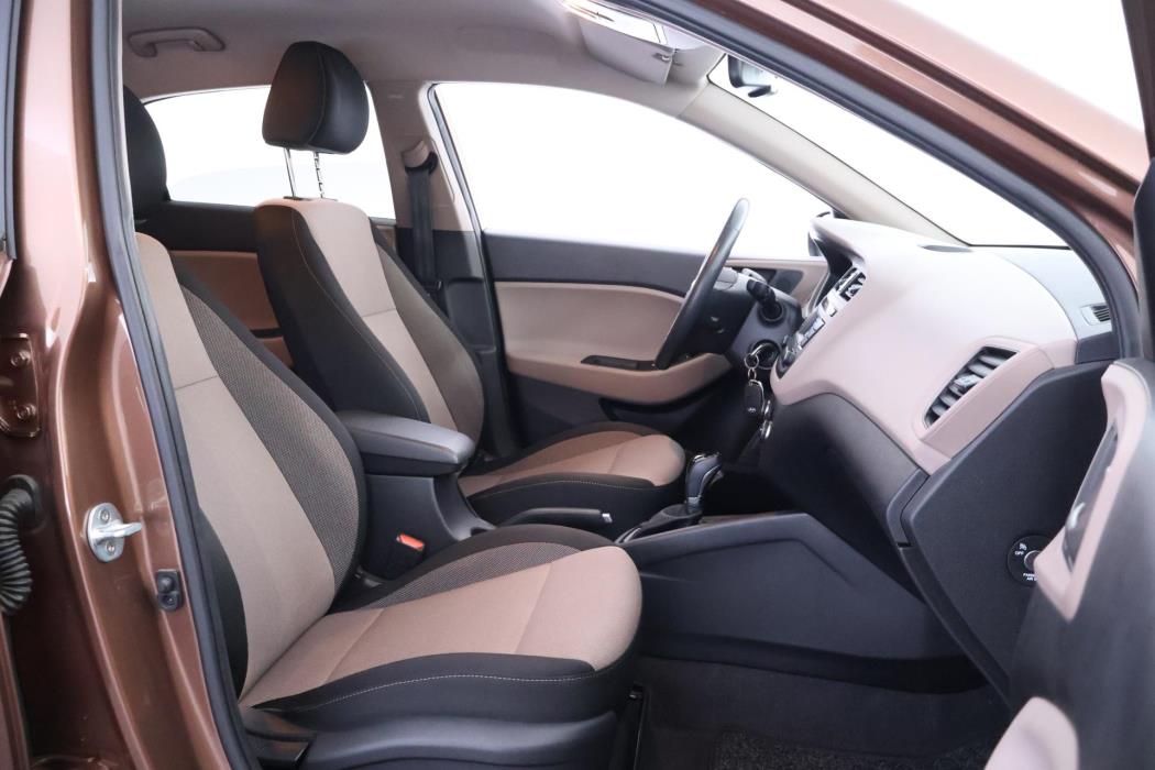 HYUNDAI i20 2017