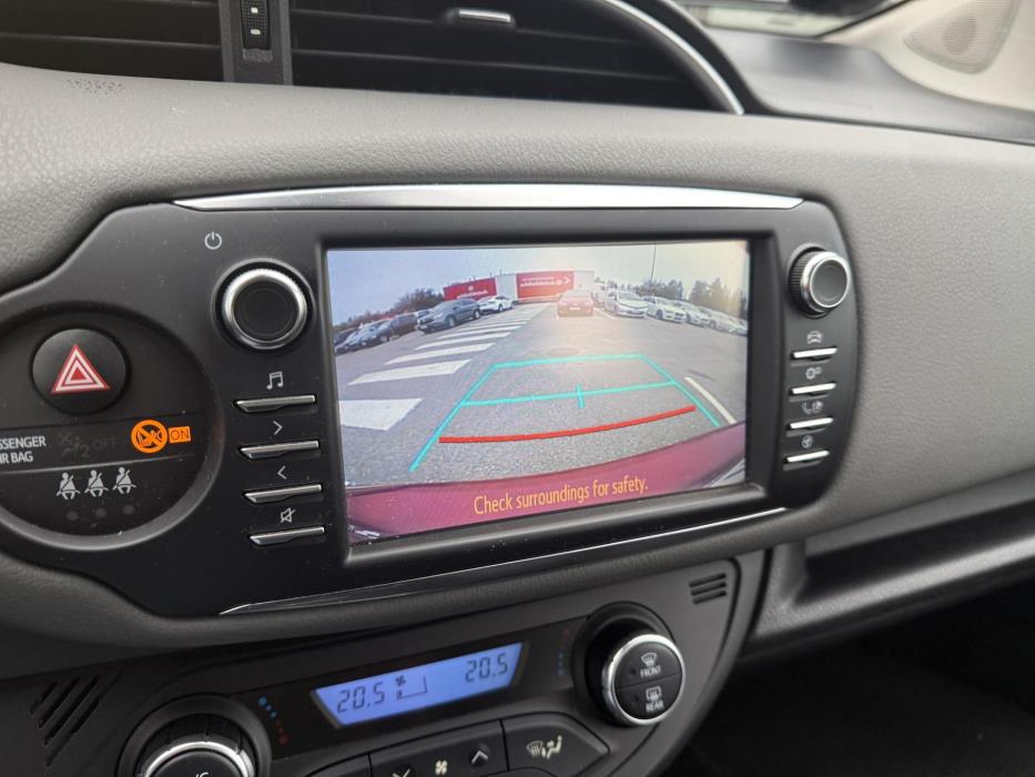TOYOTA Yaris 2018
