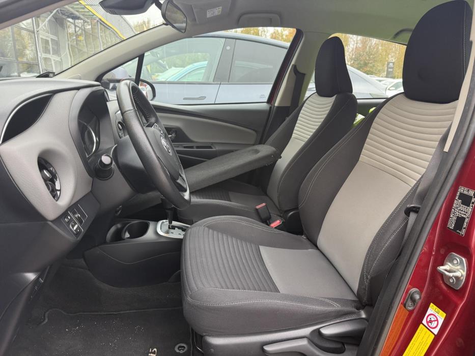 TOYOTA Yaris 2018