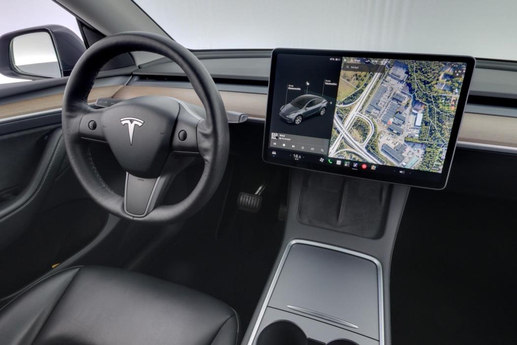 TESLA Model Y 2021