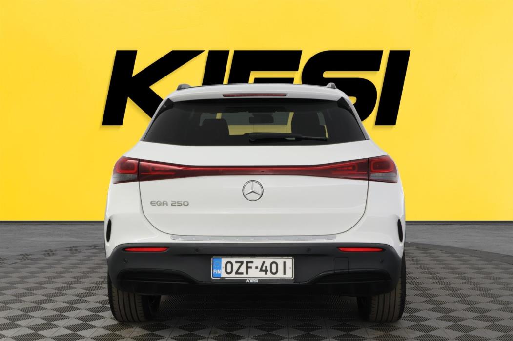MERCEDES-BENZ EQA 2021