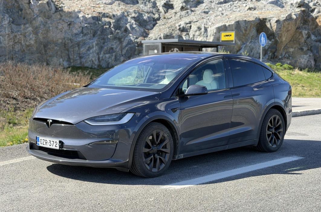 TESLA Model X 2023
