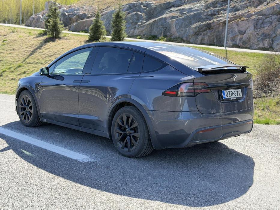 TESLA Model X 2023