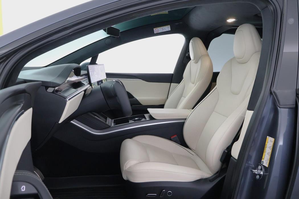TESLA Model X 2023