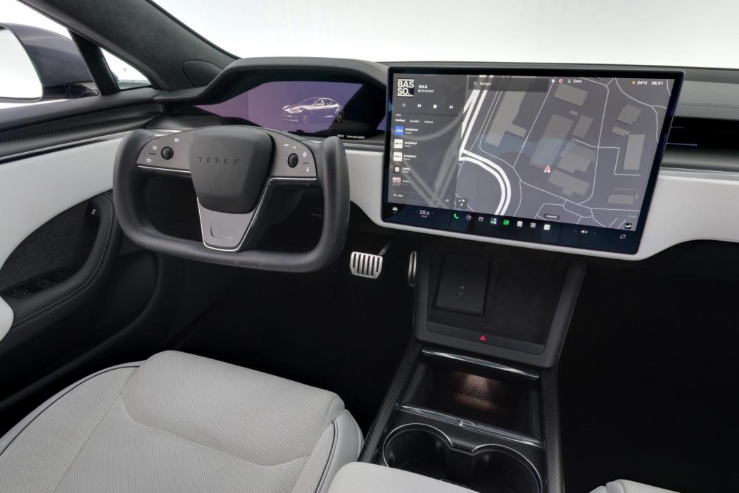 TESLA Model S 2023