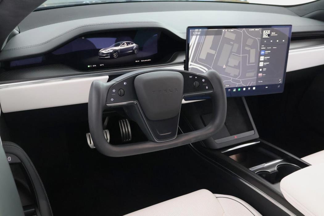 TESLA Model S 2023