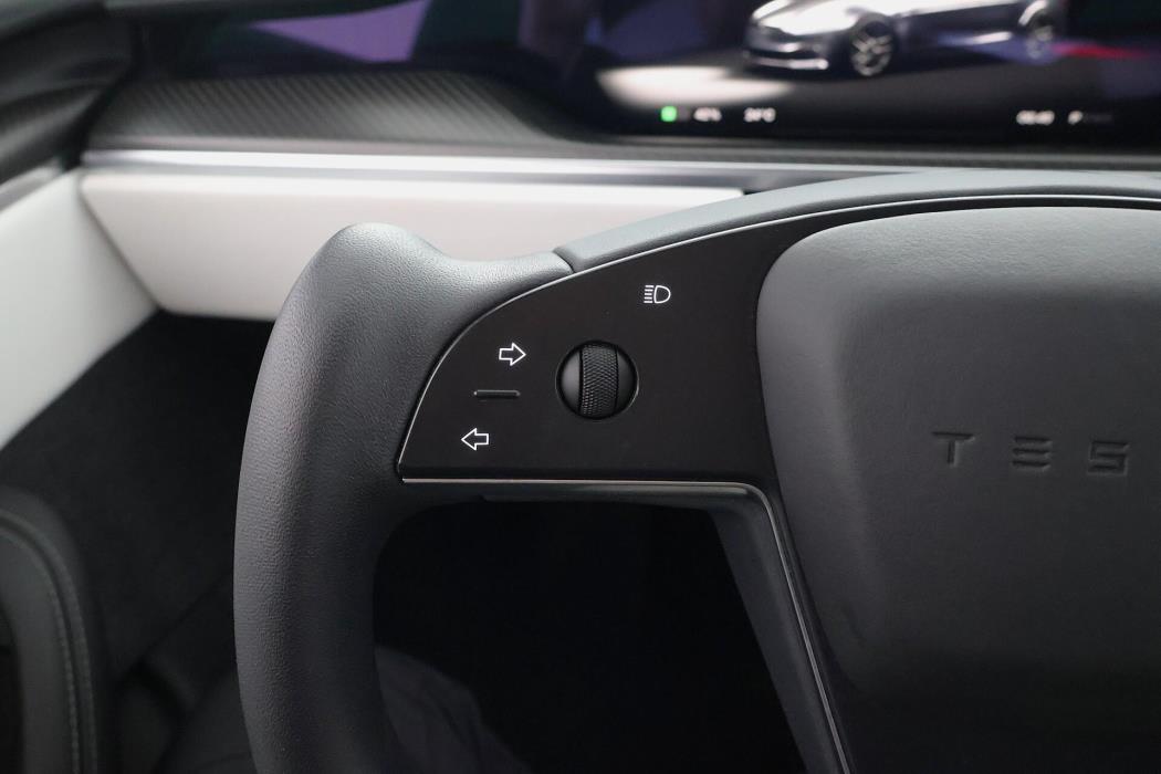 TESLA Model S 2023
