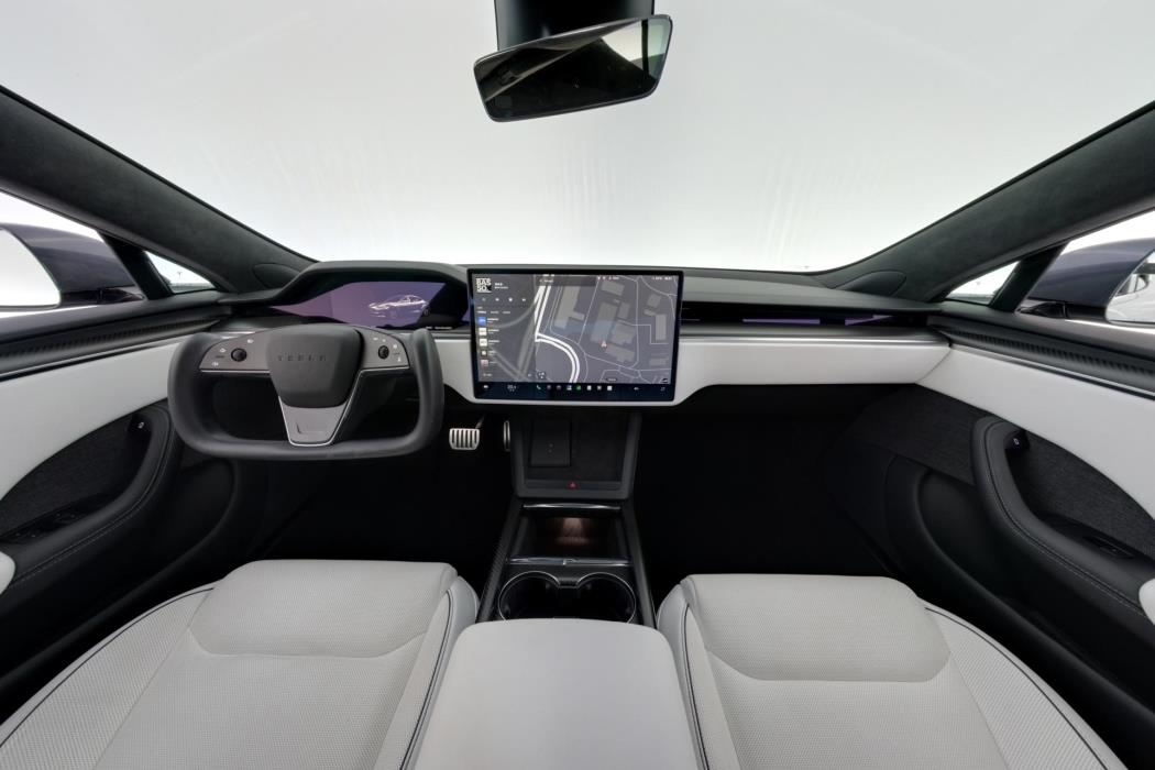TESLA Model S 2023