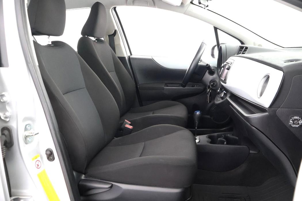 TOYOTA Yaris 2013
