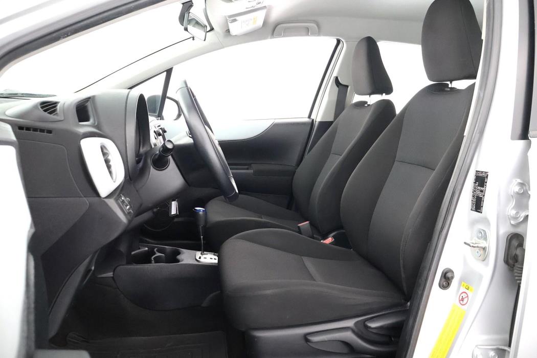 TOYOTA Yaris 2013