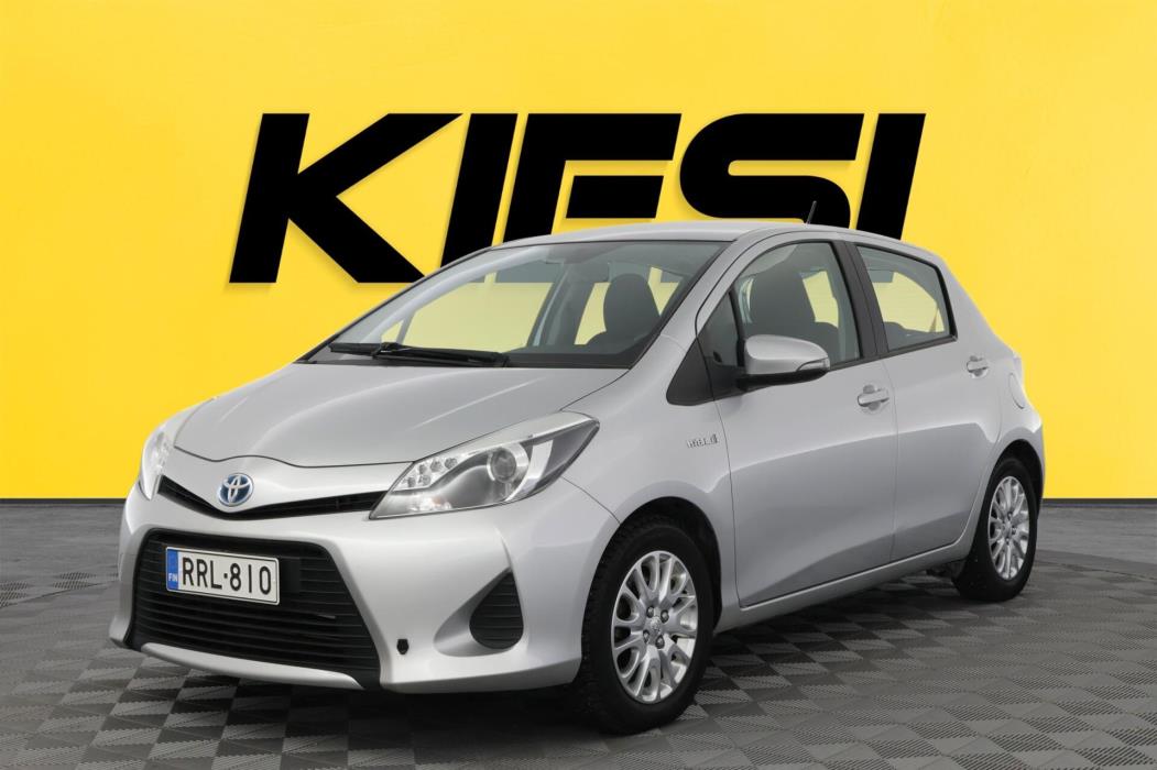 TOYOTA Yaris 2013