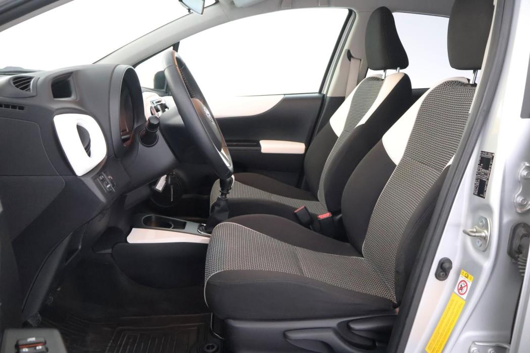 TOYOTA Yaris 2014