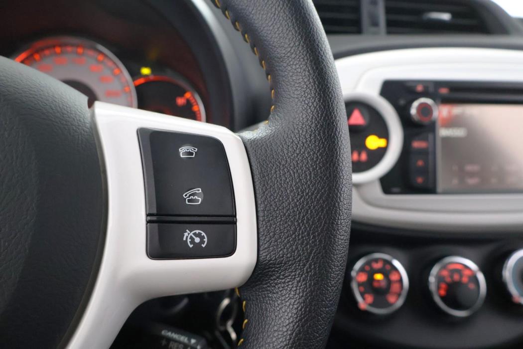 TOYOTA Yaris 2014