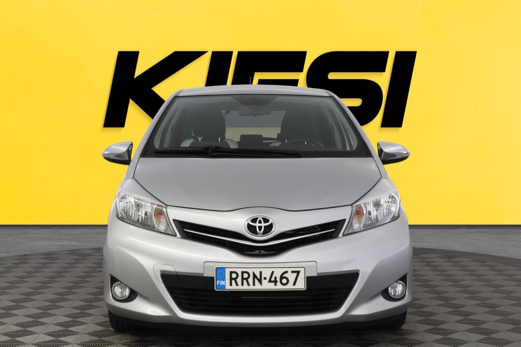 TOYOTA Yaris 2014