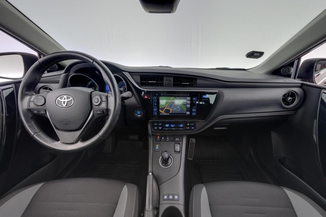 TOYOTA Auris 2017