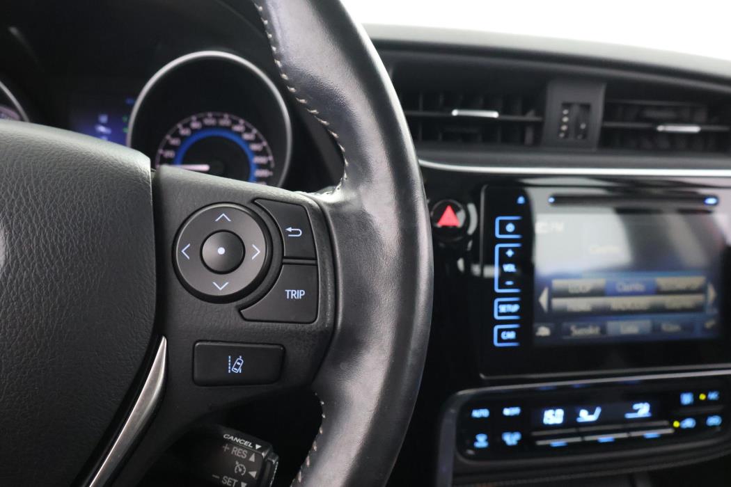 TOYOTA Auris 2017