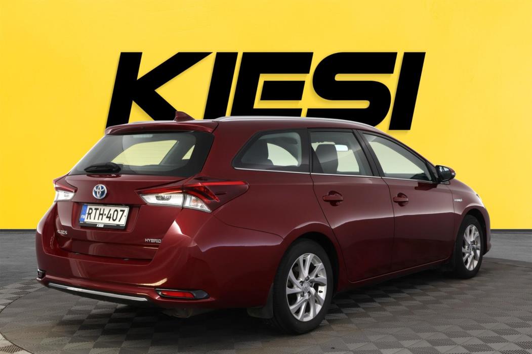 TOYOTA Auris 2017