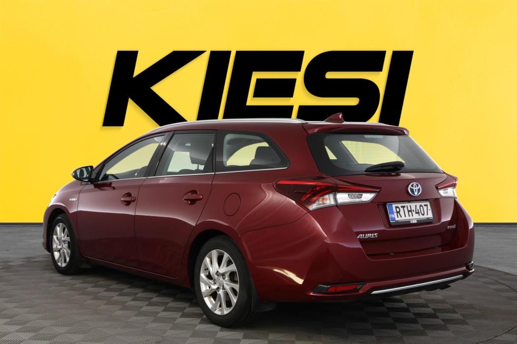 TOYOTA Auris 2017