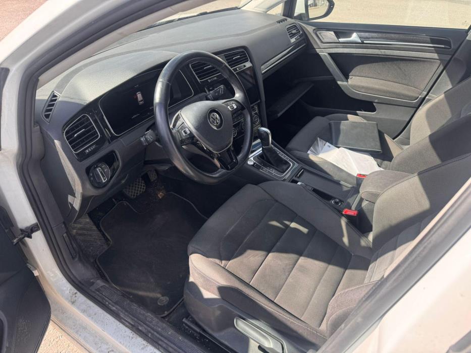 VOLKSWAGEN Golf 2018