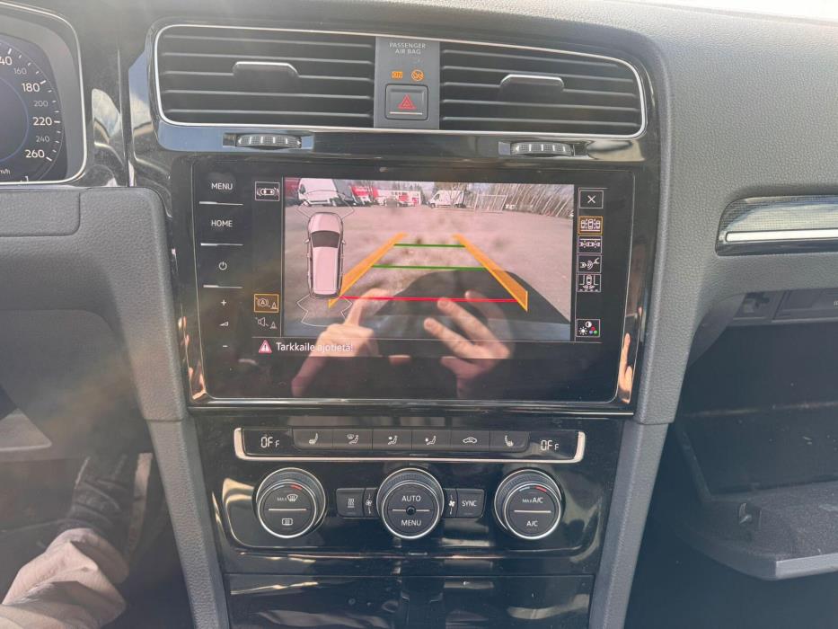 VOLKSWAGEN Golf 2018