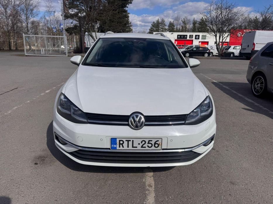 VOLKSWAGEN Golf 2018