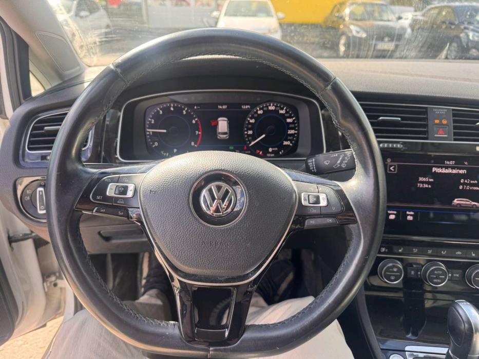 VOLKSWAGEN Golf 2018
