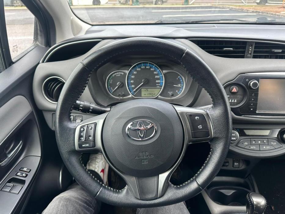 TOYOTA Yaris 2014