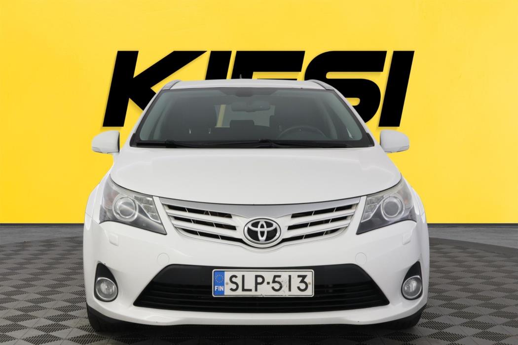 TOYOTA Avensis 2015