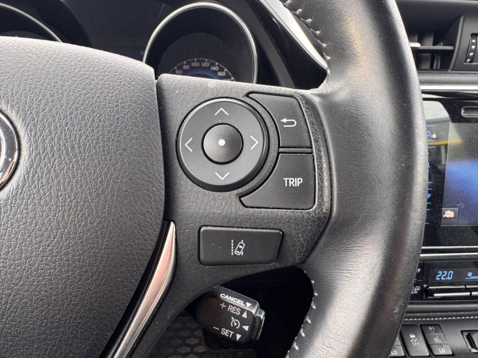 TOYOTA Auris 2017