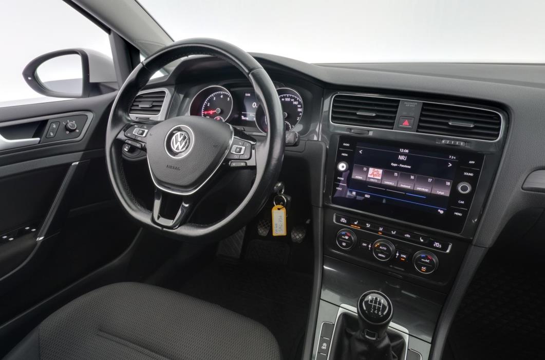 VOLKSWAGEN Golf 2017