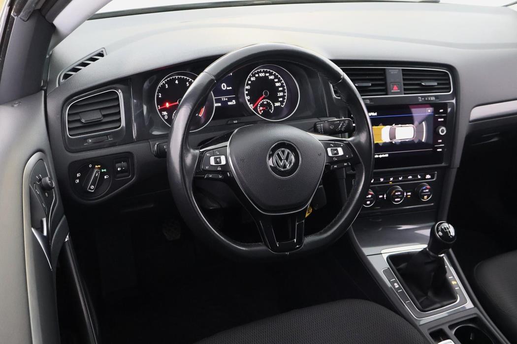 VOLKSWAGEN Golf 2017