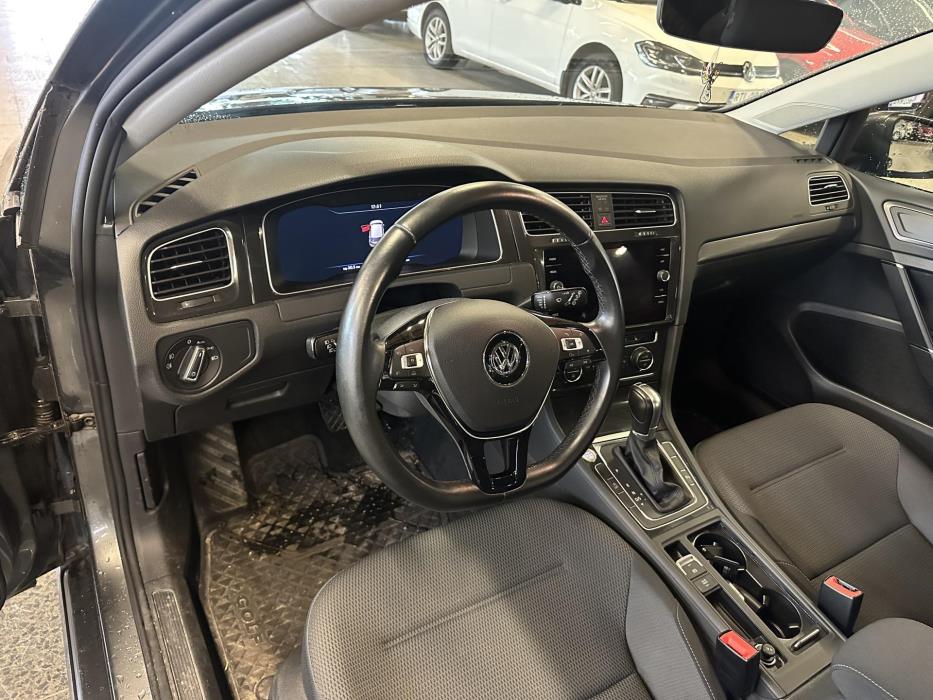 VOLKSWAGEN Golf 2017