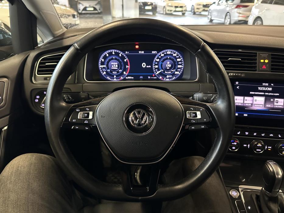 VOLKSWAGEN Golf 2017