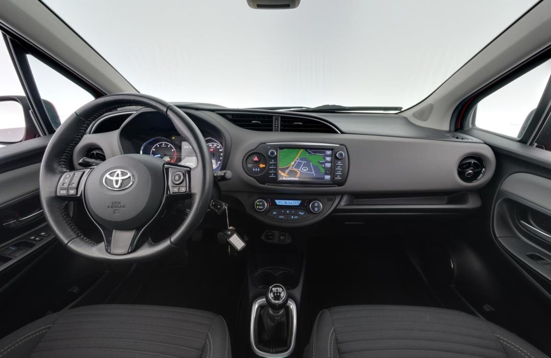 TOYOTA Yaris 2018