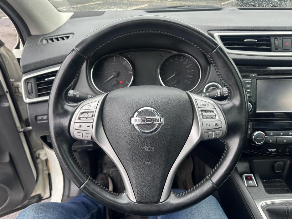 NISSAN Qashqai 2015