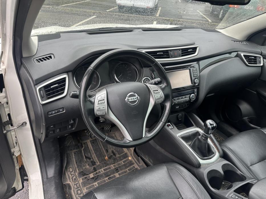 NISSAN Qashqai 2015