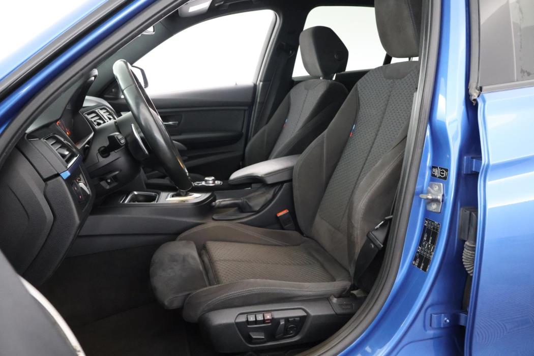 BMW 330 2012