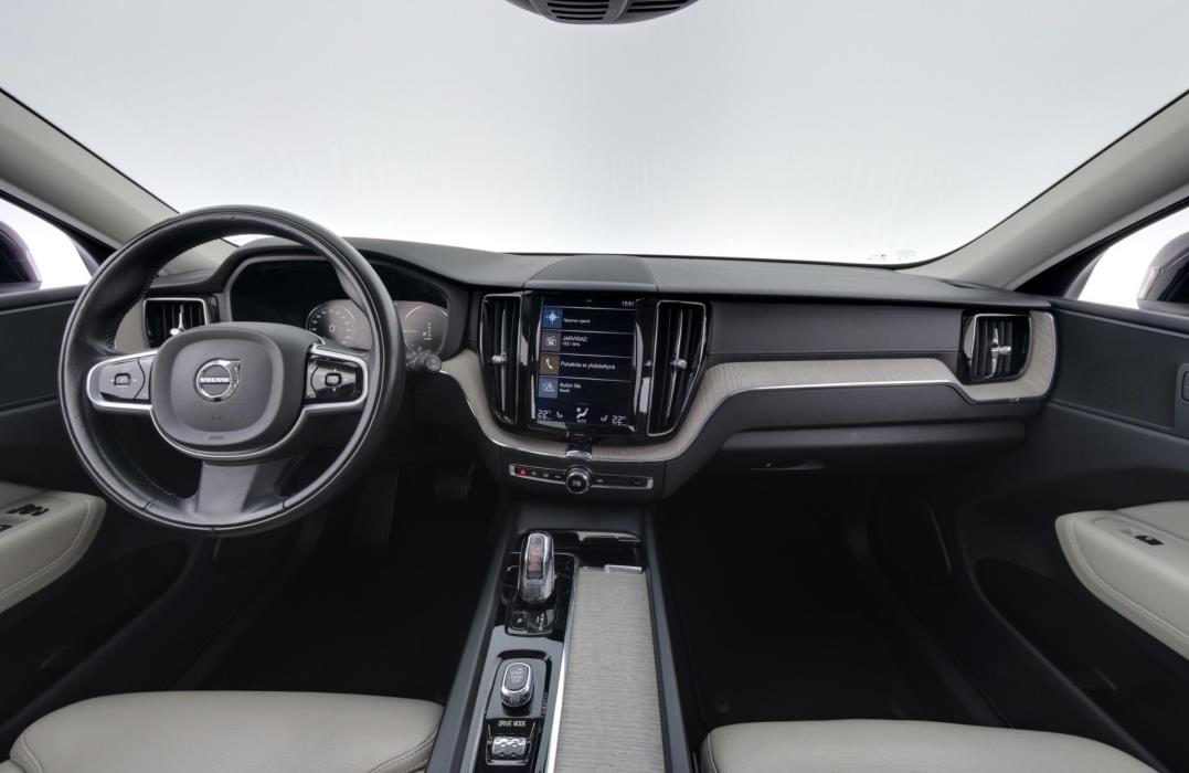VOLVO XC60 2019