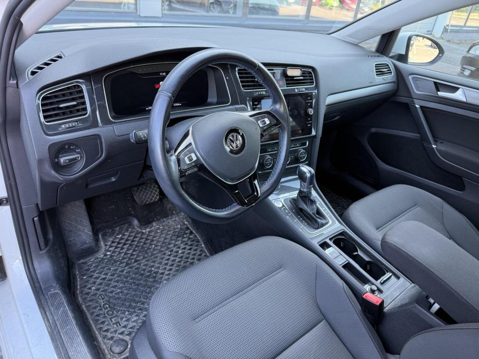 VOLKSWAGEN Golf 2019