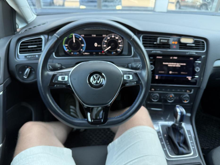 VOLKSWAGEN Golf 2019
