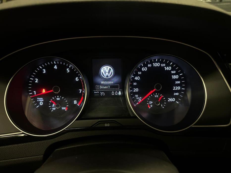VOLKSWAGEN Passat 2016