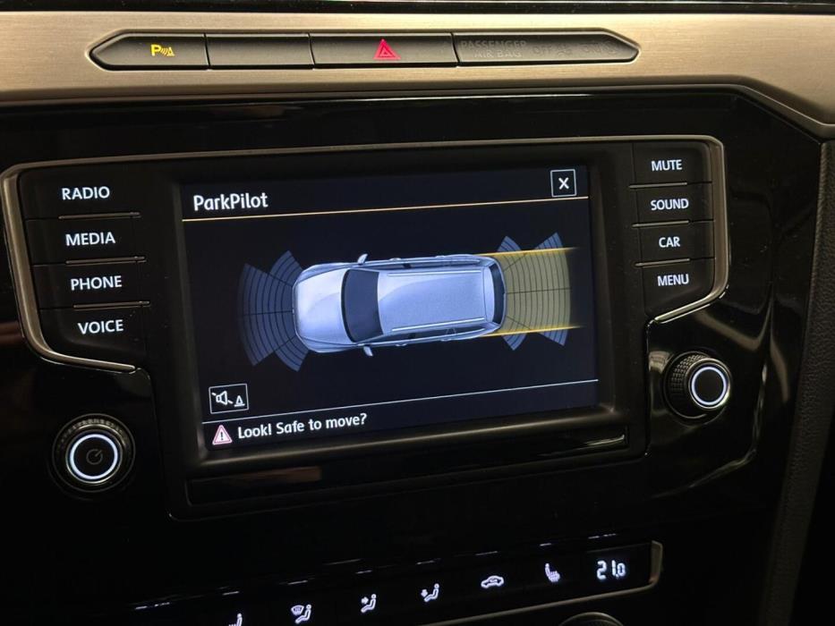 VOLKSWAGEN Passat 2016