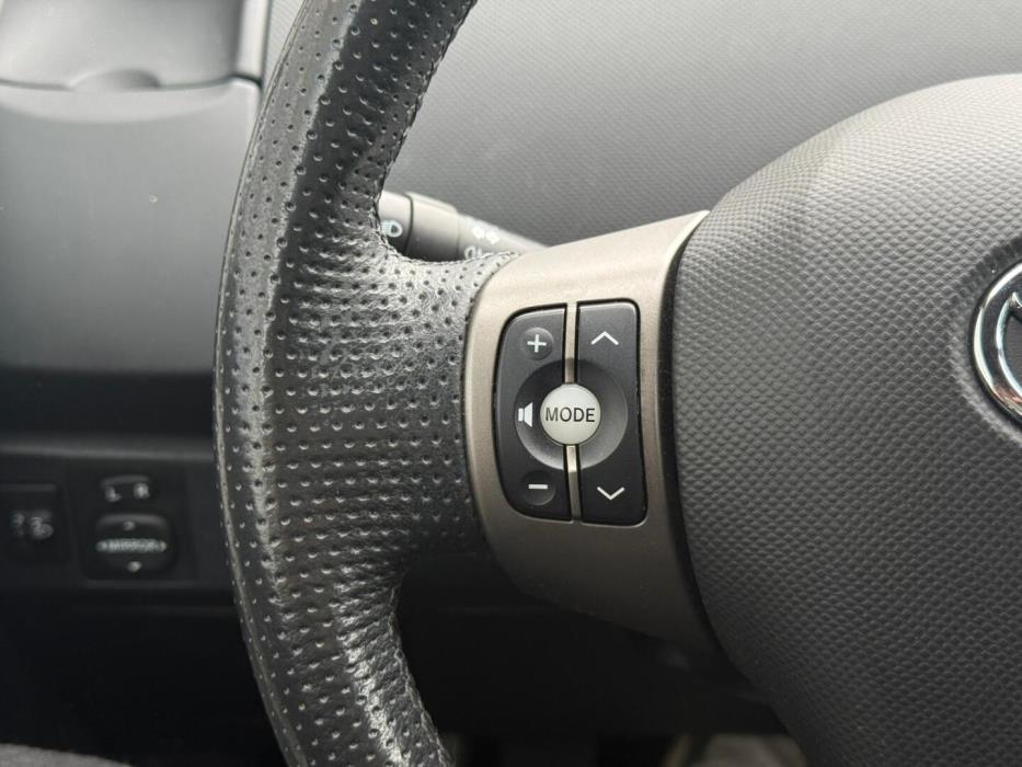 TOYOTA Yaris 2011