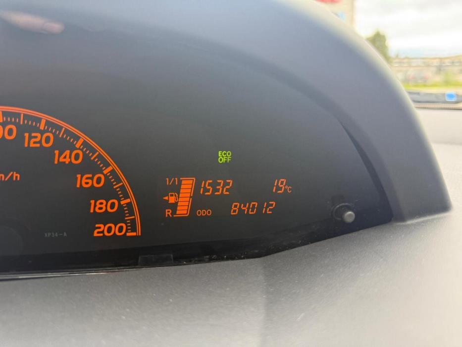 TOYOTA Yaris 2011