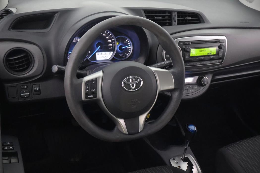 TOYOTA Yaris 2014