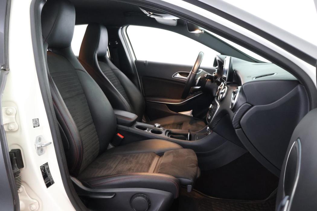 MERCEDES-BENZ A 2017