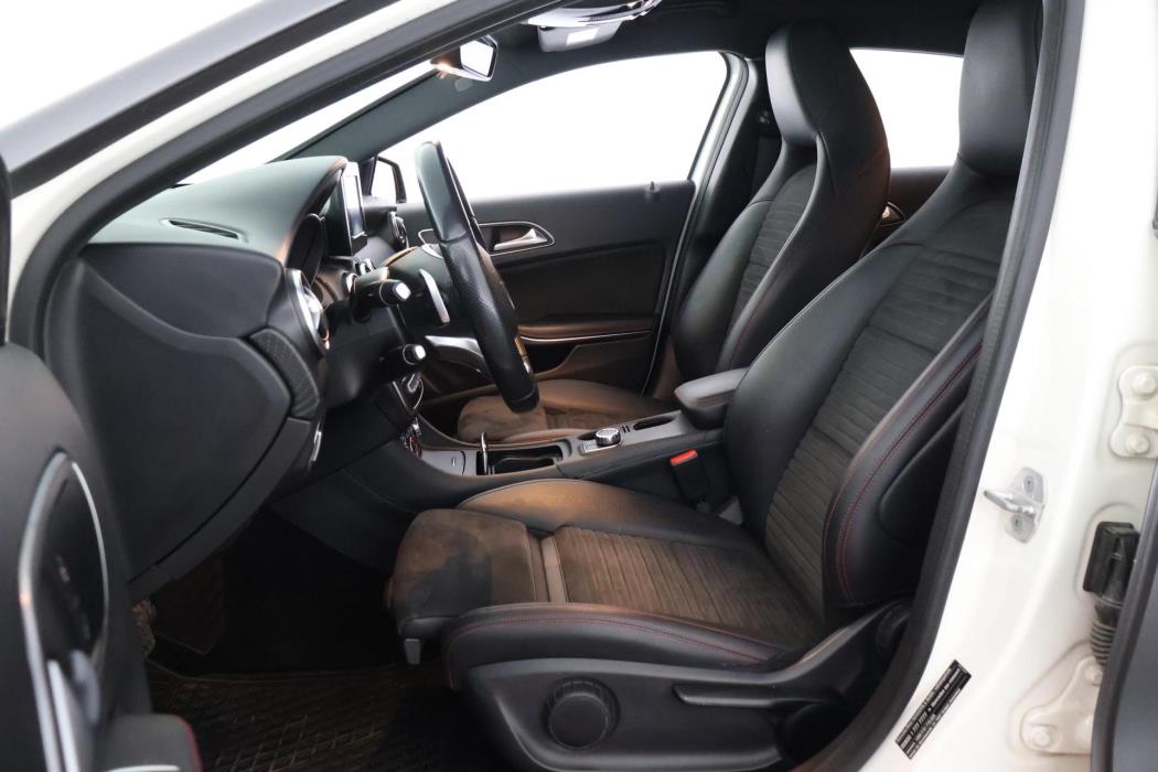 MERCEDES-BENZ A 2017